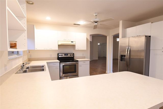 915 RAMOS DRIVE, Lady Lake, FL 32159