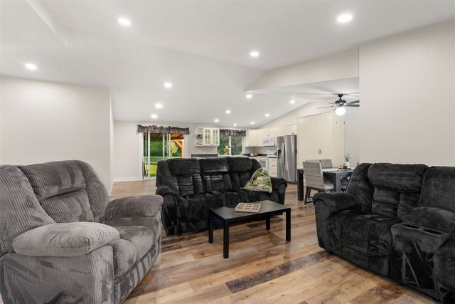 3727 Prairie Avenue, Centralia, WA 98531