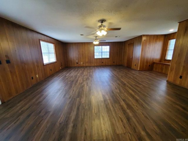 102 S Smyrna Road, Searcy, AR 72143