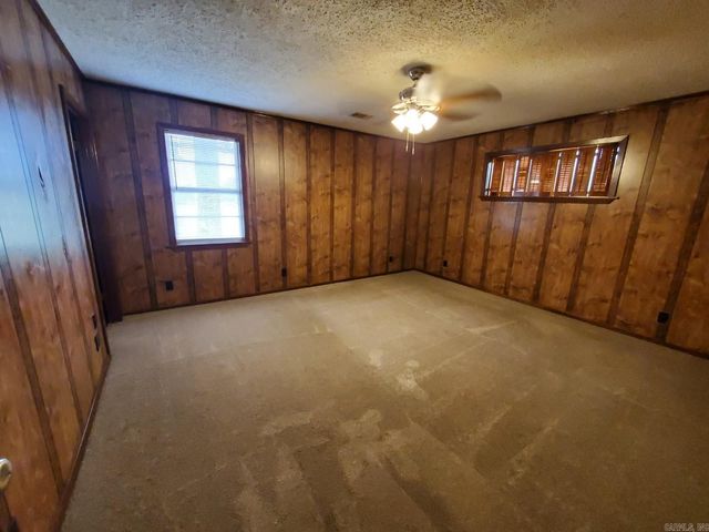 102 S Smyrna Road, Searcy, AR 72143