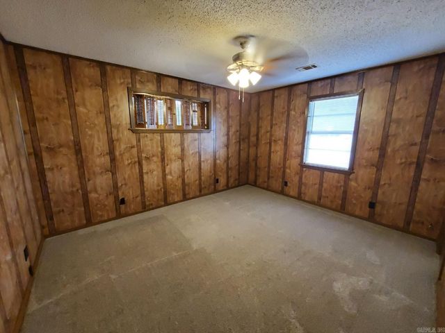 102 S Smyrna Road, Searcy, AR 72143