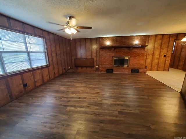 102 S Smyrna Road, Searcy, AR 72143