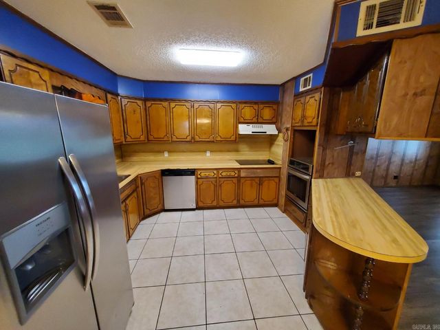 102 S Smyrna Road, Searcy, AR 72143