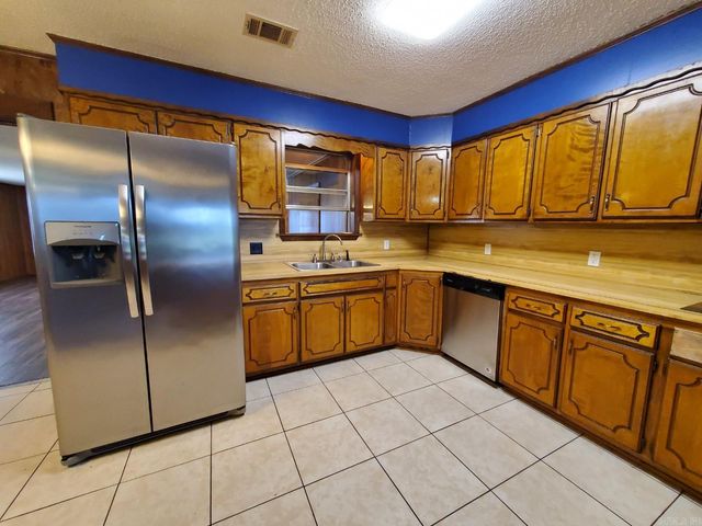 102 S Smyrna Road, Searcy, AR 72143