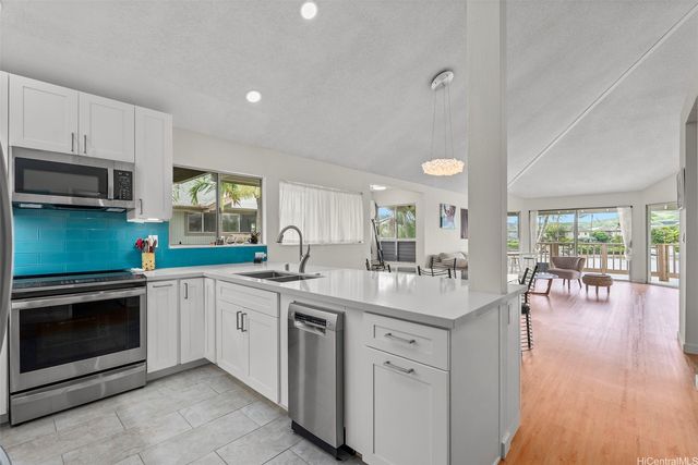 7007 Hawaii Kai Drive H24, Honolulu, HI 96825