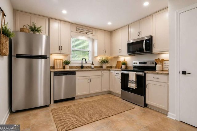 627 Ridge Avenue, Stone Mountain, GA 30083