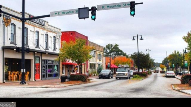 627 Ridge Avenue, Stone Mountain, GA 30083
