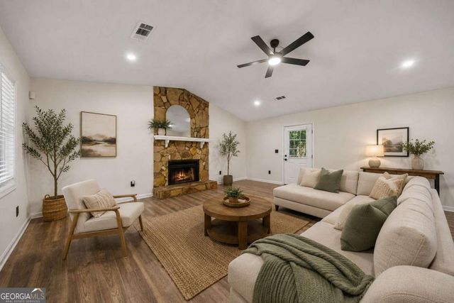 627 Ridge Avenue, Stone Mountain, GA 30083