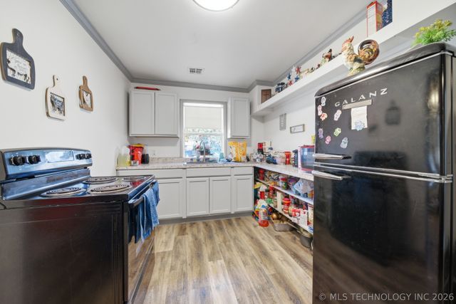 600 S Main, Spavinaw, OK 74366