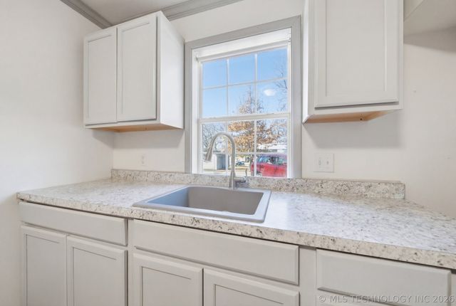 600 S Main, Spavinaw, OK 74366