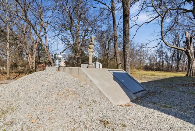 600 S Main, Spavinaw, OK 74366