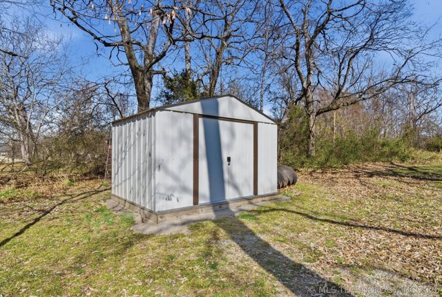 600 S Main, Spavinaw, OK 74366