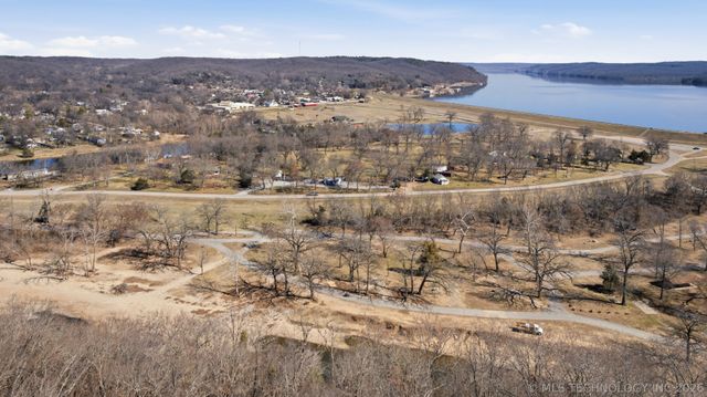 600 S Main, Spavinaw, OK 74366