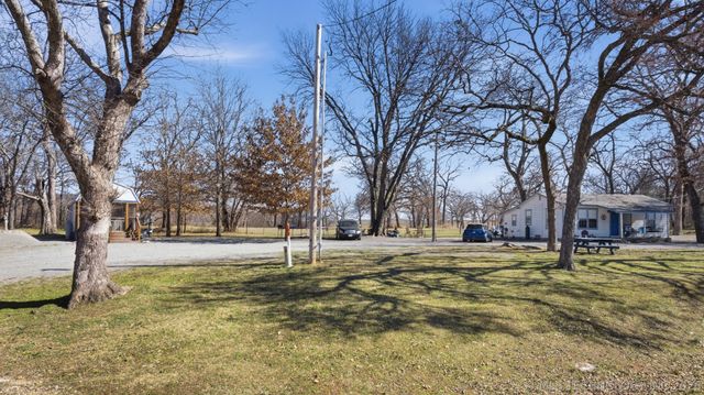 600 S Main, Spavinaw, OK 74366