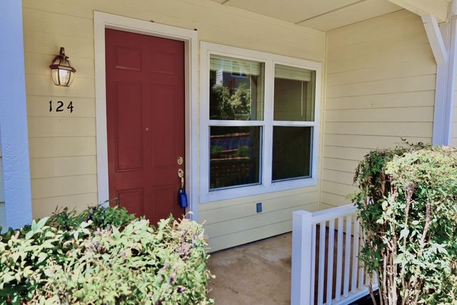 124 Ironhorse Pl, Grass Valley, CA 95945