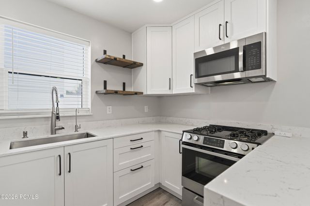 2303 E Hawthorne Street, Saratoga Springs, UT 84043