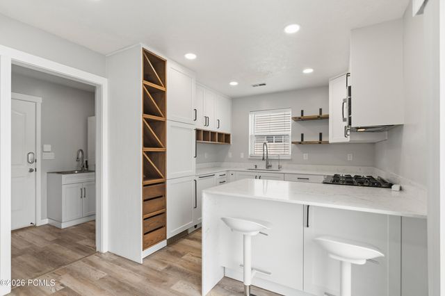 2303 E Hawthorne Street, Saratoga Springs, UT 84043