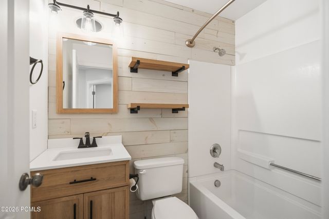 2303 E Hawthorne Street, Saratoga Springs, UT 84043