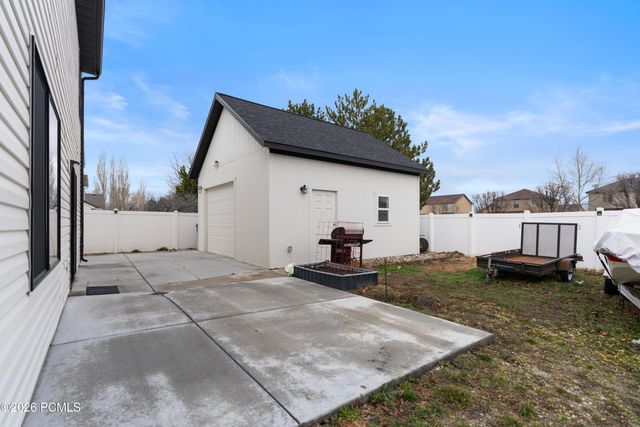 2303 E Hawthorne Street, Saratoga Springs, UT 84043