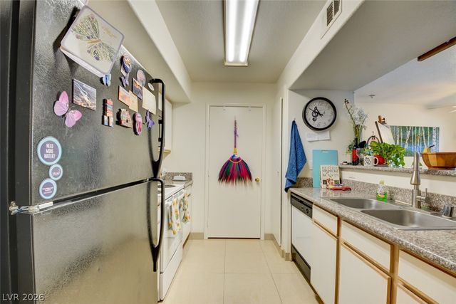 2300 East Silverado Ranch Boulevard 2111, Las Vegas, NV 89183