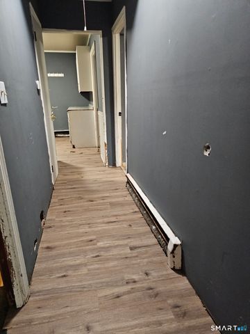 44 Woodlawn Avenue, Ansonia, CT 06401