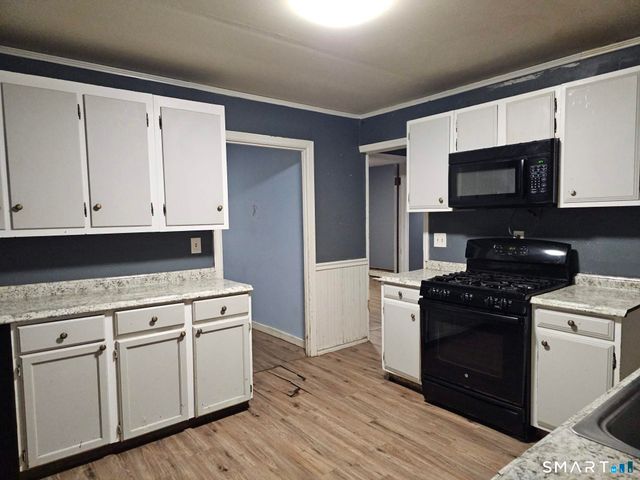 44 Woodlawn Avenue, Ansonia, CT 06401