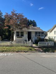 44 Woodlawn Avenue, Ansonia, CT 06401