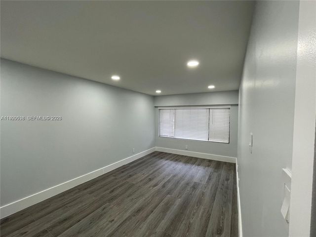 4725 SW 62nd Ave 103, Davie, FL 33314