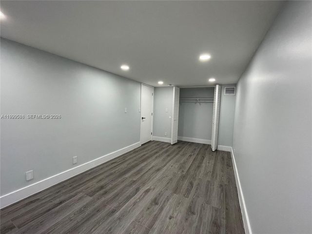 4725 SW 62nd Ave 103, Davie, FL 33314