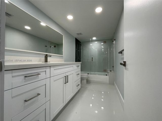 4725 SW 62nd Ave 103, Davie, FL 33314