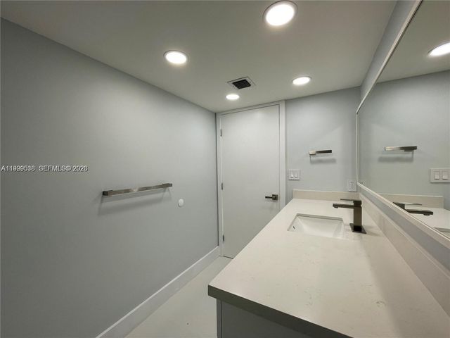 4725 SW 62nd Ave 103, Davie, FL 33314