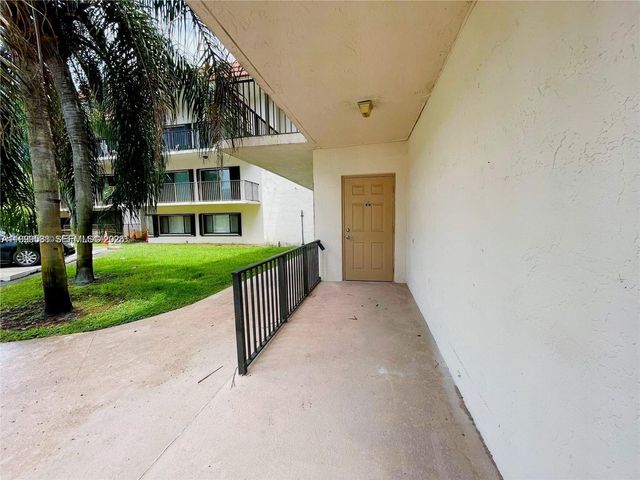 4725 SW 62nd Ave 103, Davie, FL 33314