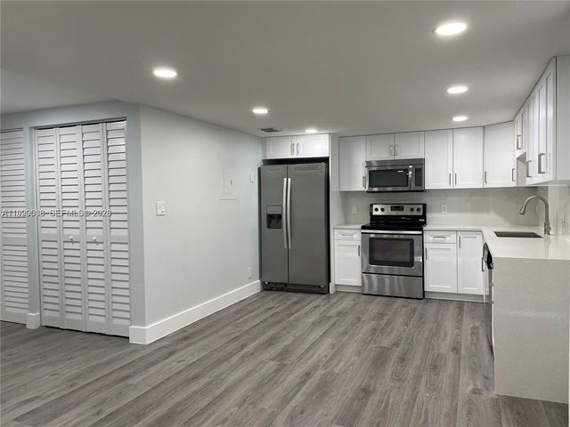 4725 SW 62nd Ave 103, Davie, FL 33314