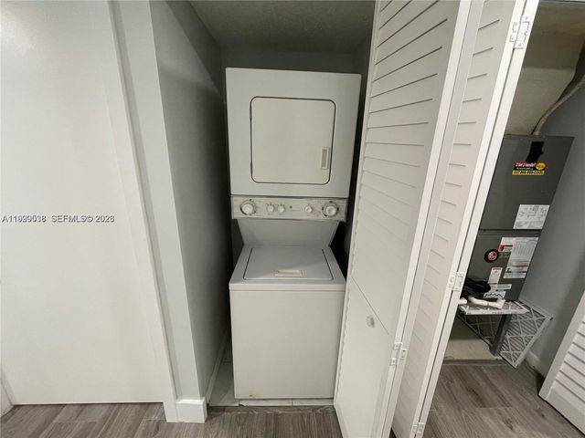 4725 SW 62nd Ave 103, Davie, FL 33314