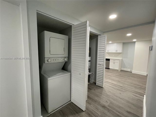 4725 SW 62nd Ave 103, Davie, FL 33314