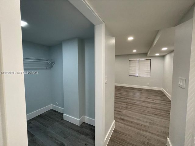 4725 SW 62nd Ave 103, Davie, FL 33314