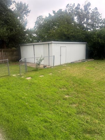 208 Washington Street, Bowie, TX 76230