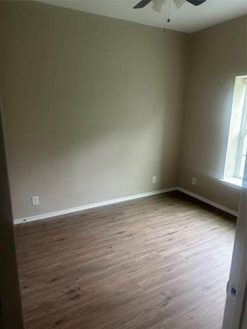 208 Washington Street, Bowie, TX 76230