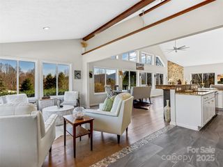 150 Hobby Horse Lane, Hendersonville, NC 28792