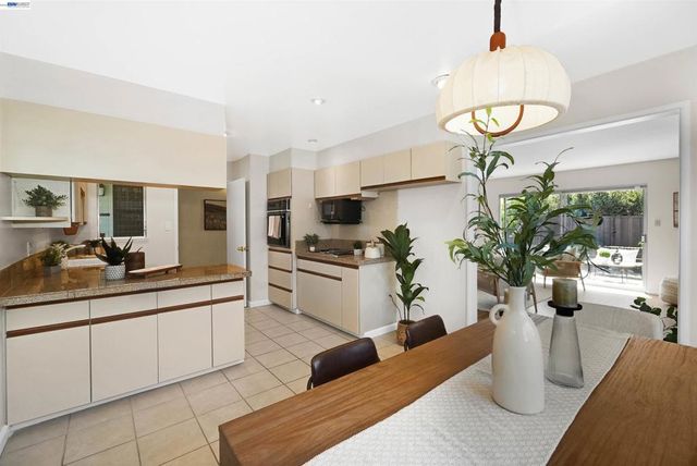 26003 Dodge Ave, Hayward, CA 94545