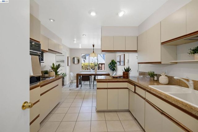 26003 Dodge Ave, Hayward, CA 94545