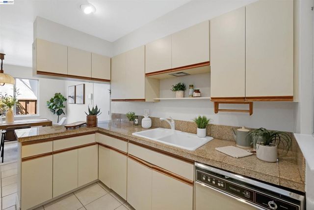 26003 Dodge Ave, Hayward, CA 94545