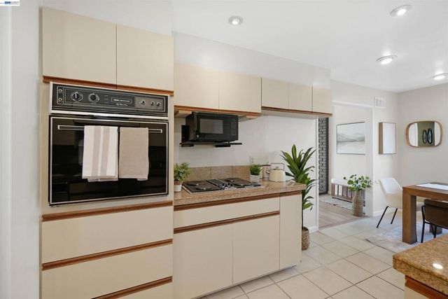 26003 Dodge Ave, Hayward, CA 94545