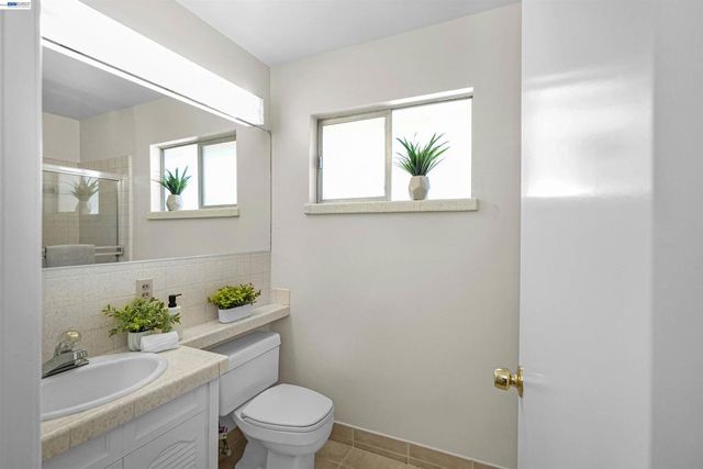 26003 Dodge Ave, Hayward, CA 94545
