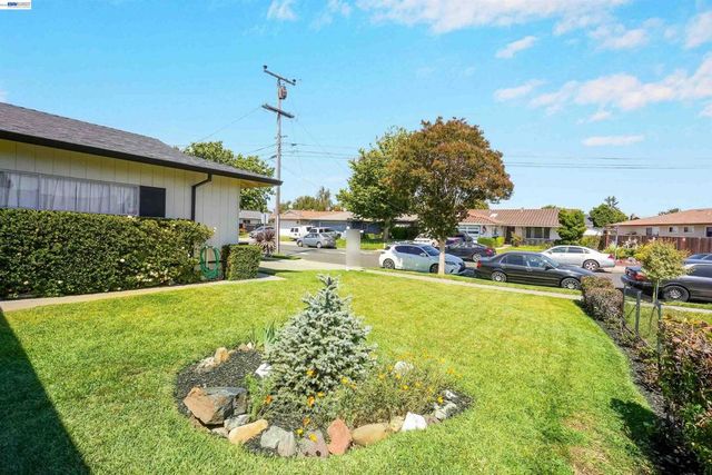 26003 Dodge Ave, Hayward, CA 94545