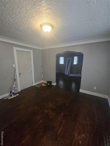 14002 Wisconsin Street, Detroit, MI 48238