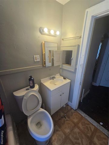 14002 Wisconsin Street, Detroit, MI 48238