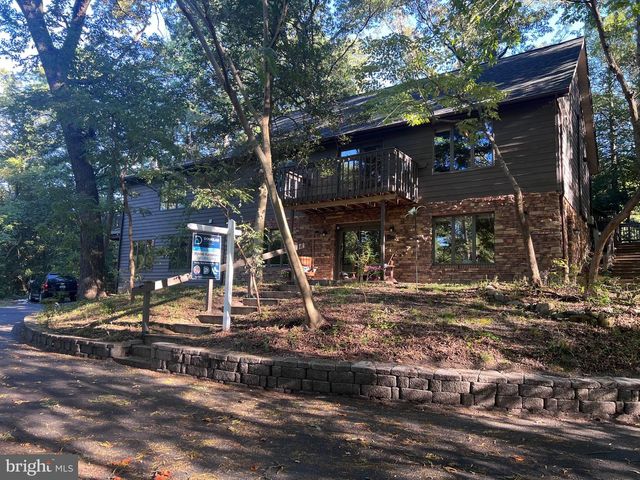 8208 EDWIN RAYNOR, Pasadena, MD 21122