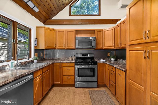 8208 EDWIN RAYNOR, Pasadena, MD 21122
