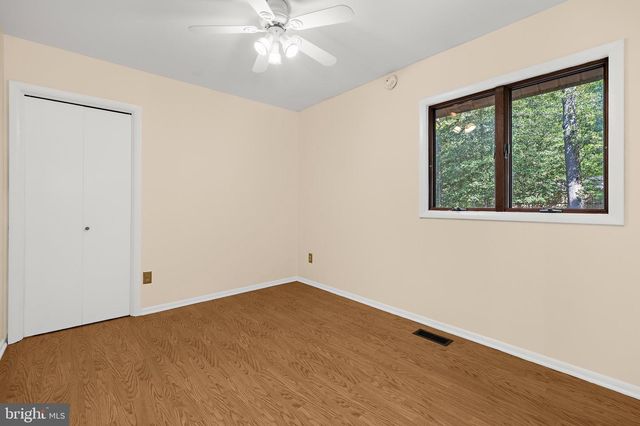 8208 EDWIN RAYNOR, Pasadena, MD 21122